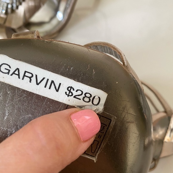 Beautiful shoes - Picture 3 of 4